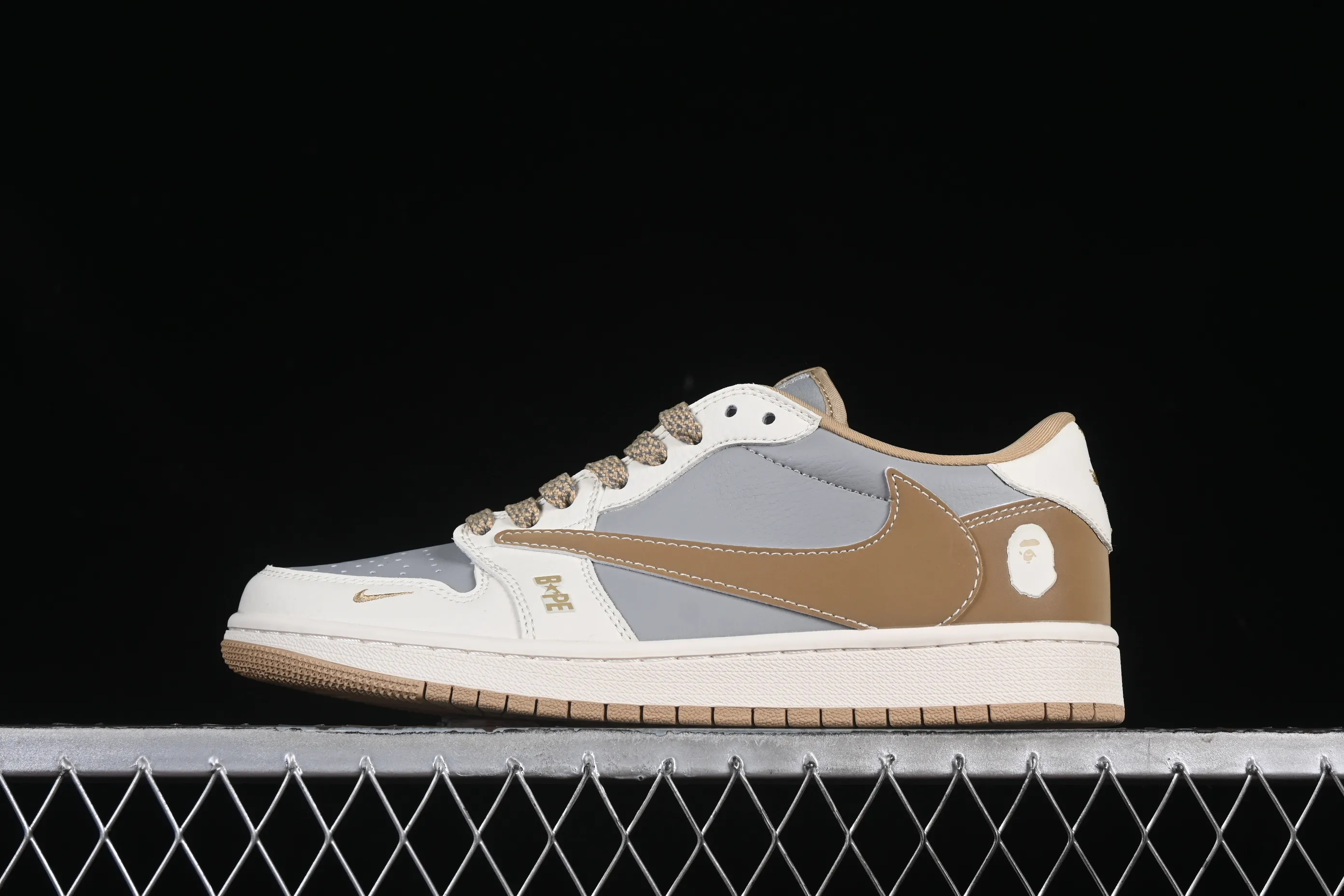 All categories Air Jordan Jordan series basketball shoes Air Jordan 1 Low High-end customized low-top sneakers Travis Scott x Fragment Design x Air Jordan 1 Low OG SP AJ1 Joe 1 Bape co-branded beige gray khaki double spelled beige and black hook low-top cultural casual sneakers BB6511-623